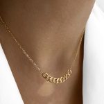 گردنبند وسط زنجیر