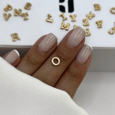 آویز حرف لاتین O