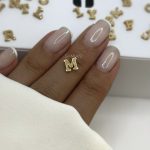 آویز حرف لاتین M