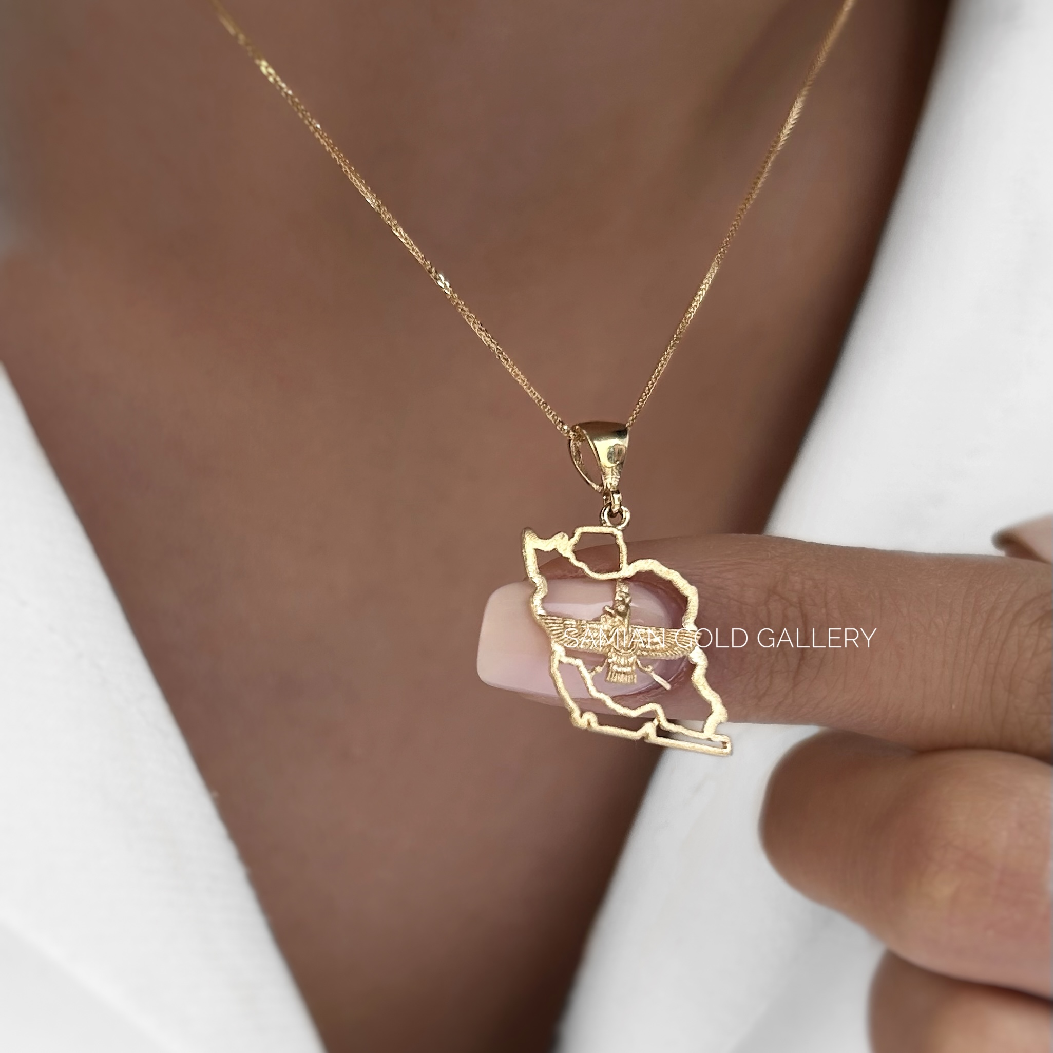 آویز ایران فروهر