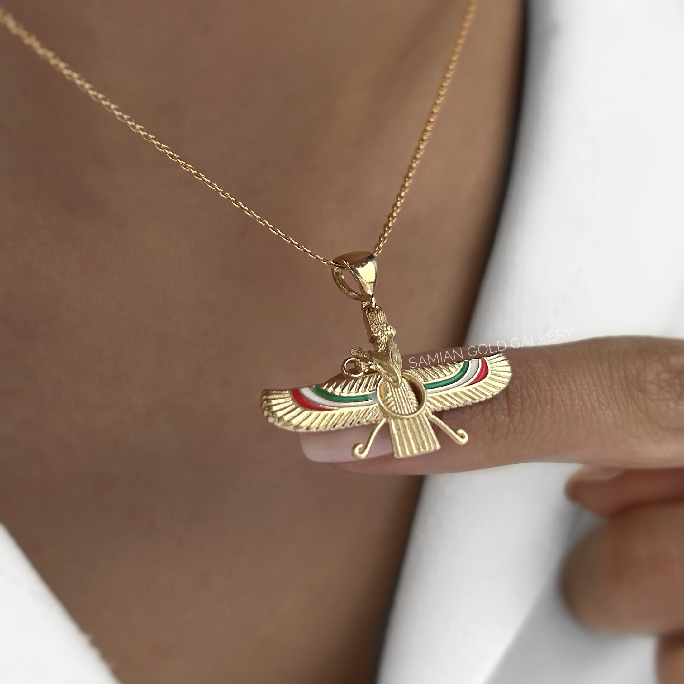 آویز فروهر با پرچم ایران