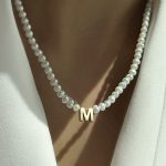 گردنبند حرف لاتین M مروارید پرورشی