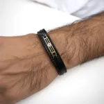 دستبند چرم  پلاک گل لیزری